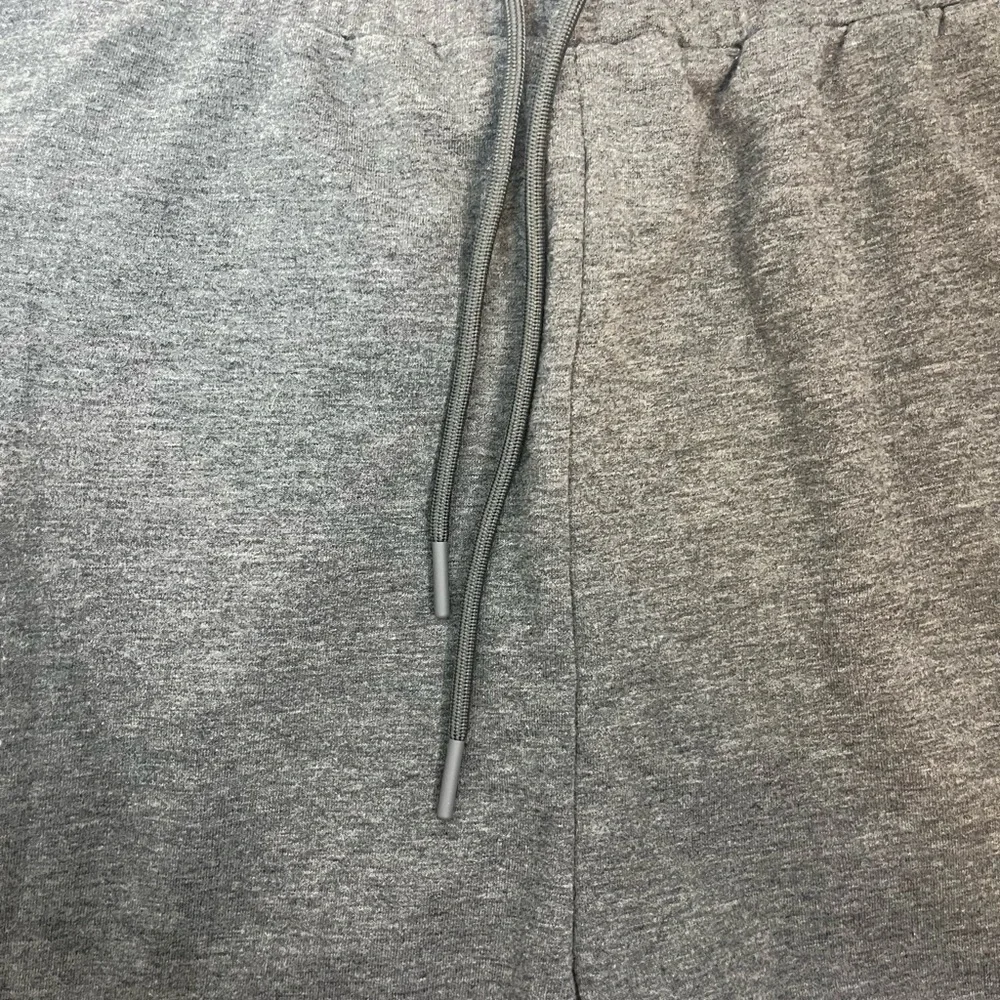 Gymshark Men’s Joggers Gray Tapered Athletic Sweatpants‎ Size L Gym Training